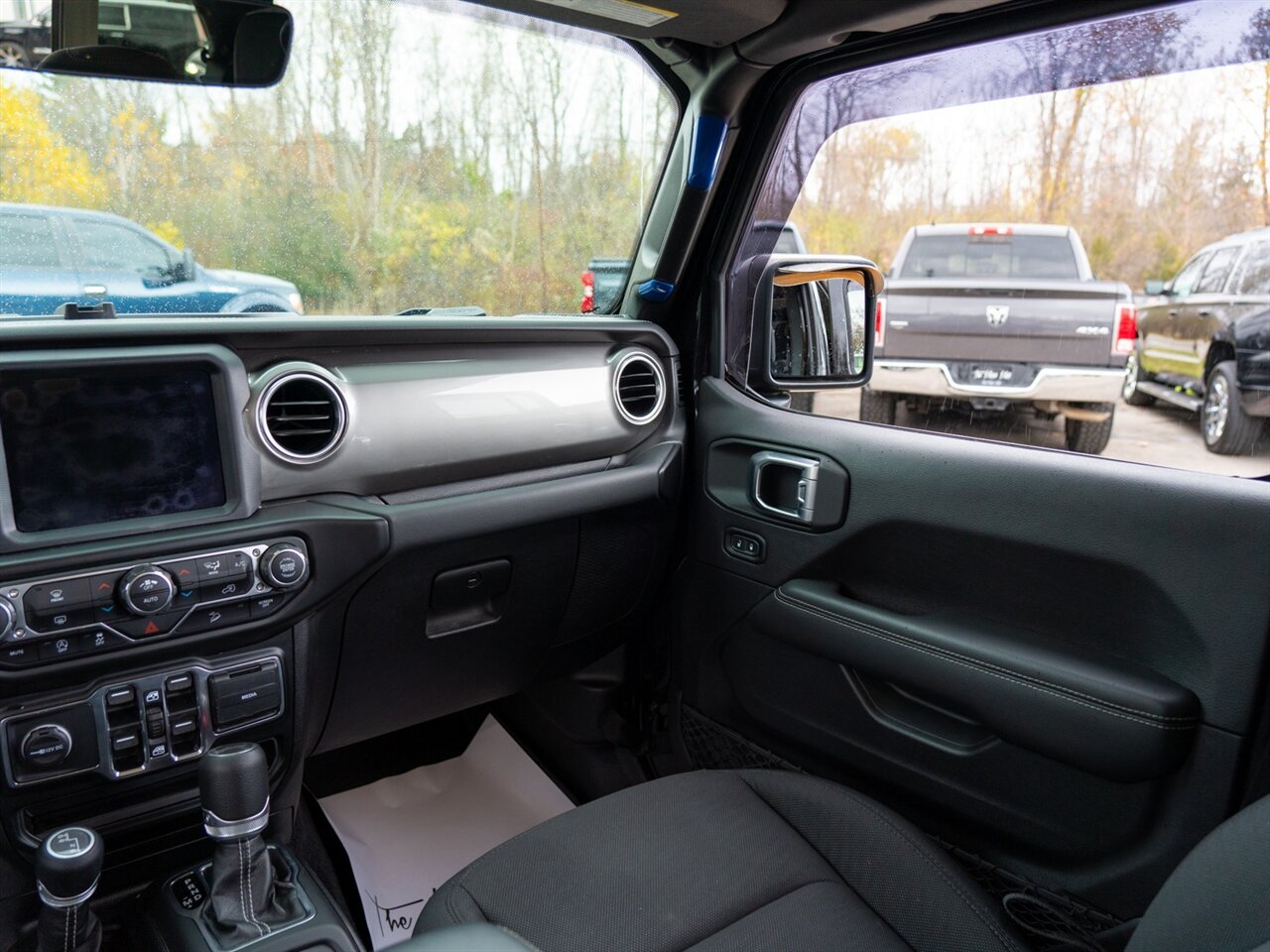 2020 Jeep Wrangler Unlimited Sahara   - Photo 24 - Washington, MI 48094