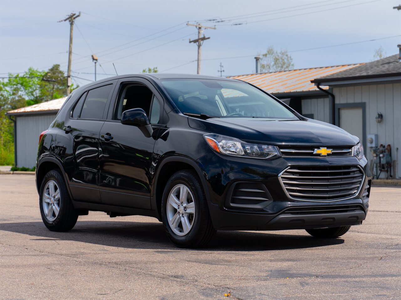 2020 Chevrolet Trax LS   - Photo 3 - Washington, MI 48094