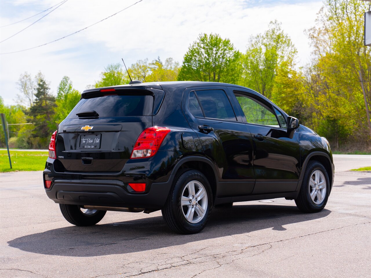 2020 Chevrolet Trax LS   - Photo 5 - Washington, MI 48094