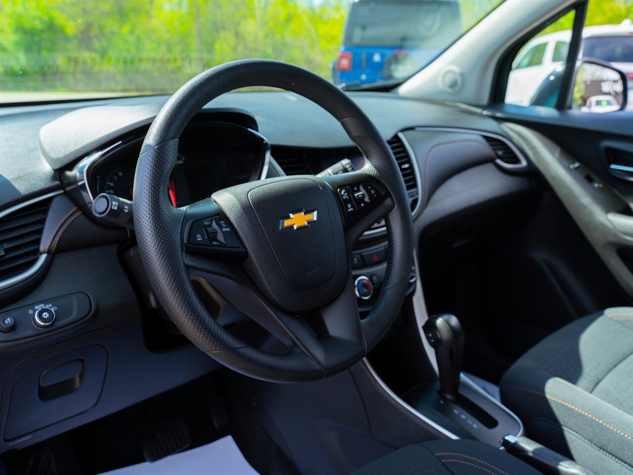 2020 Chevrolet Trax LS   - Photo 16 - Washington, MI 48094