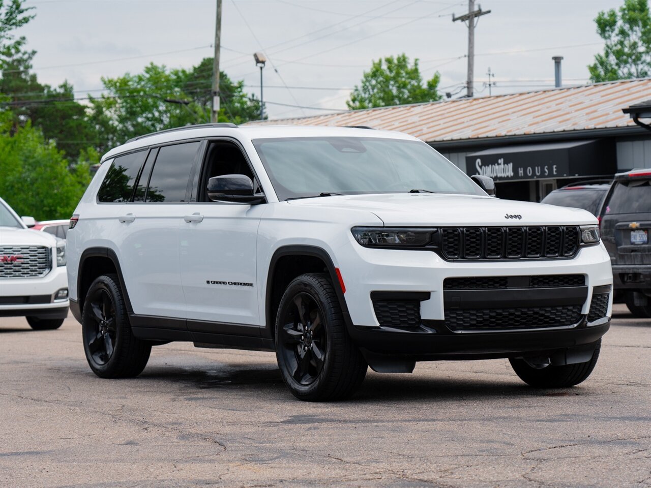 2023 Jeep Grand Cherokee L Altitude   - Photo 3 - Washington, MI 48094