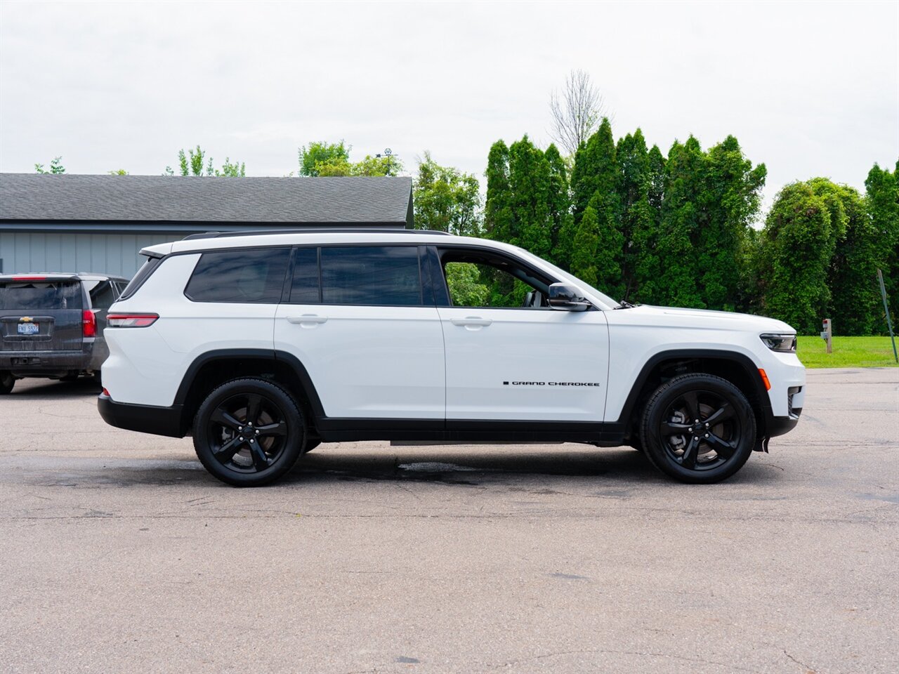 2023 Jeep Grand Cherokee L Altitude   - Photo 4 - Washington, MI 48094