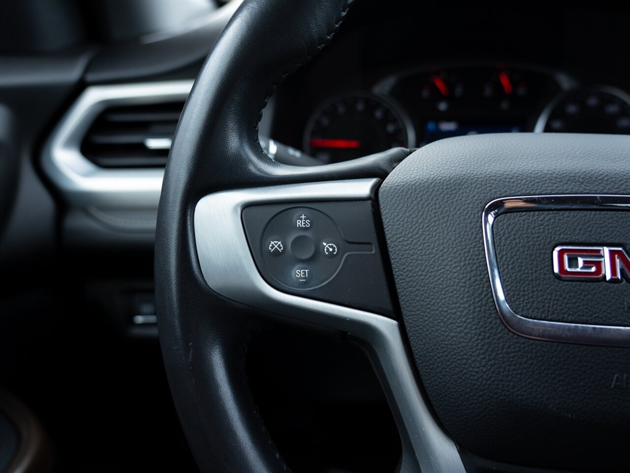 2020 GMC Acadia SLE - Photo 31 - Washington, MI 48094