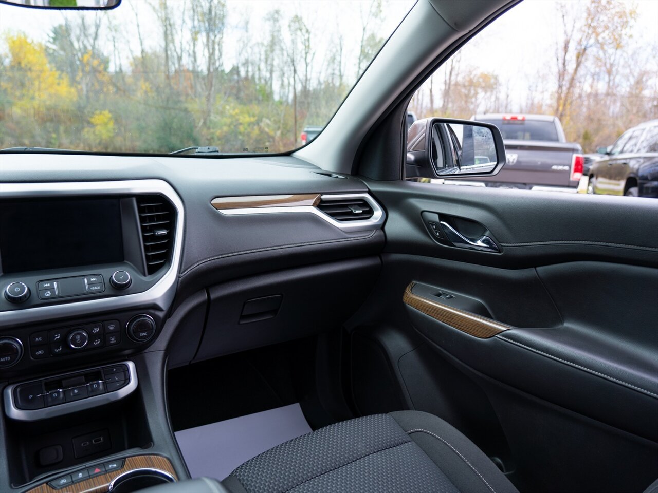 2020 GMC Acadia SLE - Photo 29 - Washington, MI 48094
