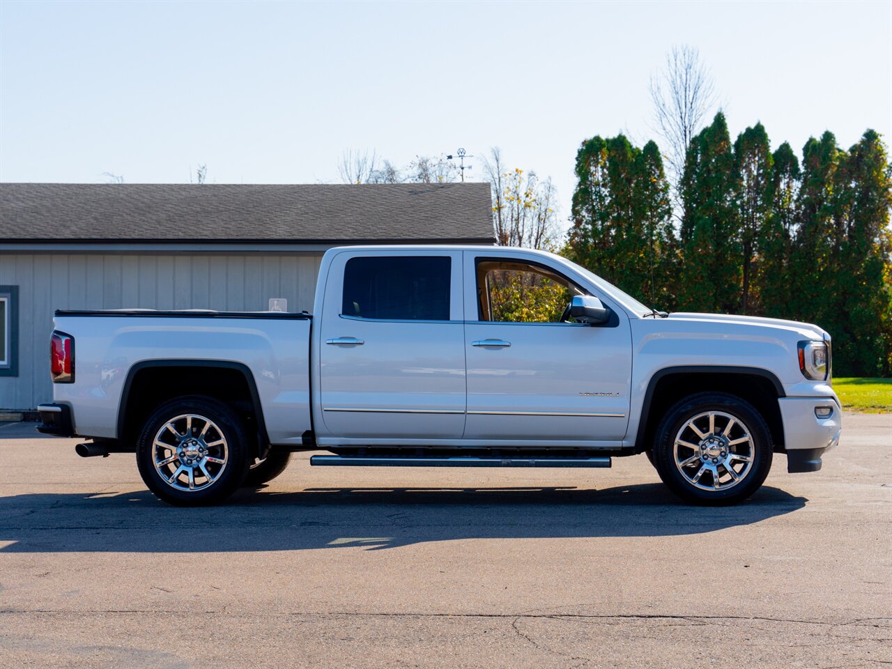 2017 GMC Sierra 1500 Denali   - Photo 4 - Washington, MI 48094