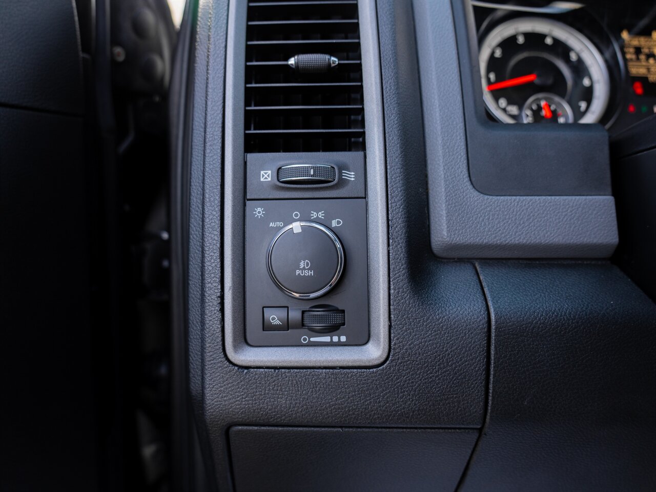 2015 Ram 1500 Express photo 28