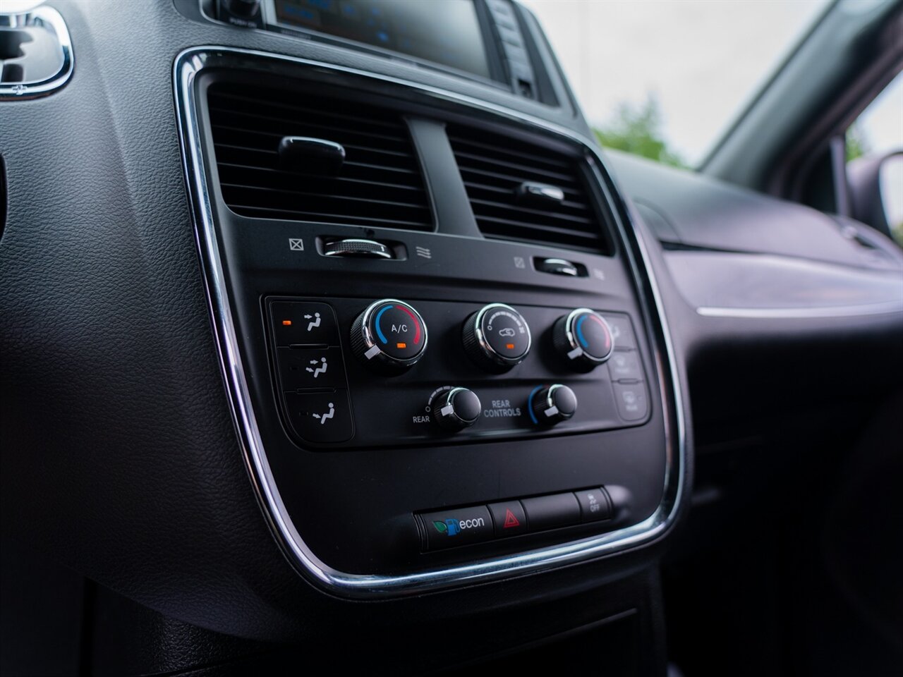 2018 Dodge Grand Caravan SE - Photo 32 - Washington, MI 48094