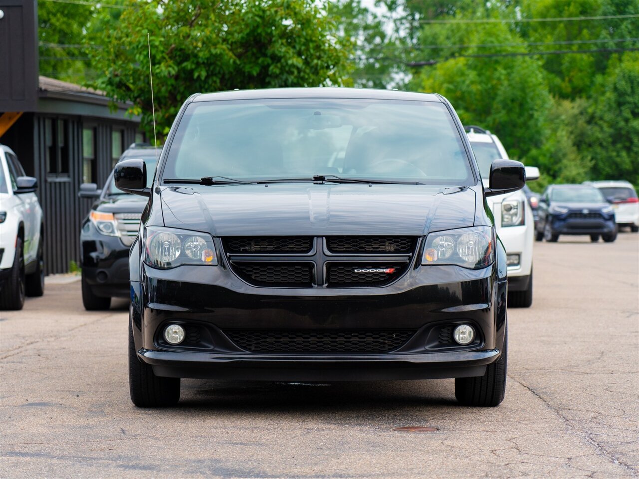 2018 Dodge Grand Caravan SE - Photo 2 - Washington, MI 48094