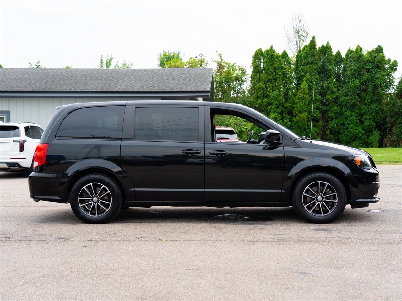2018 Dodge Grand Caravan SE - Photo 4 - Washington, MI 48094