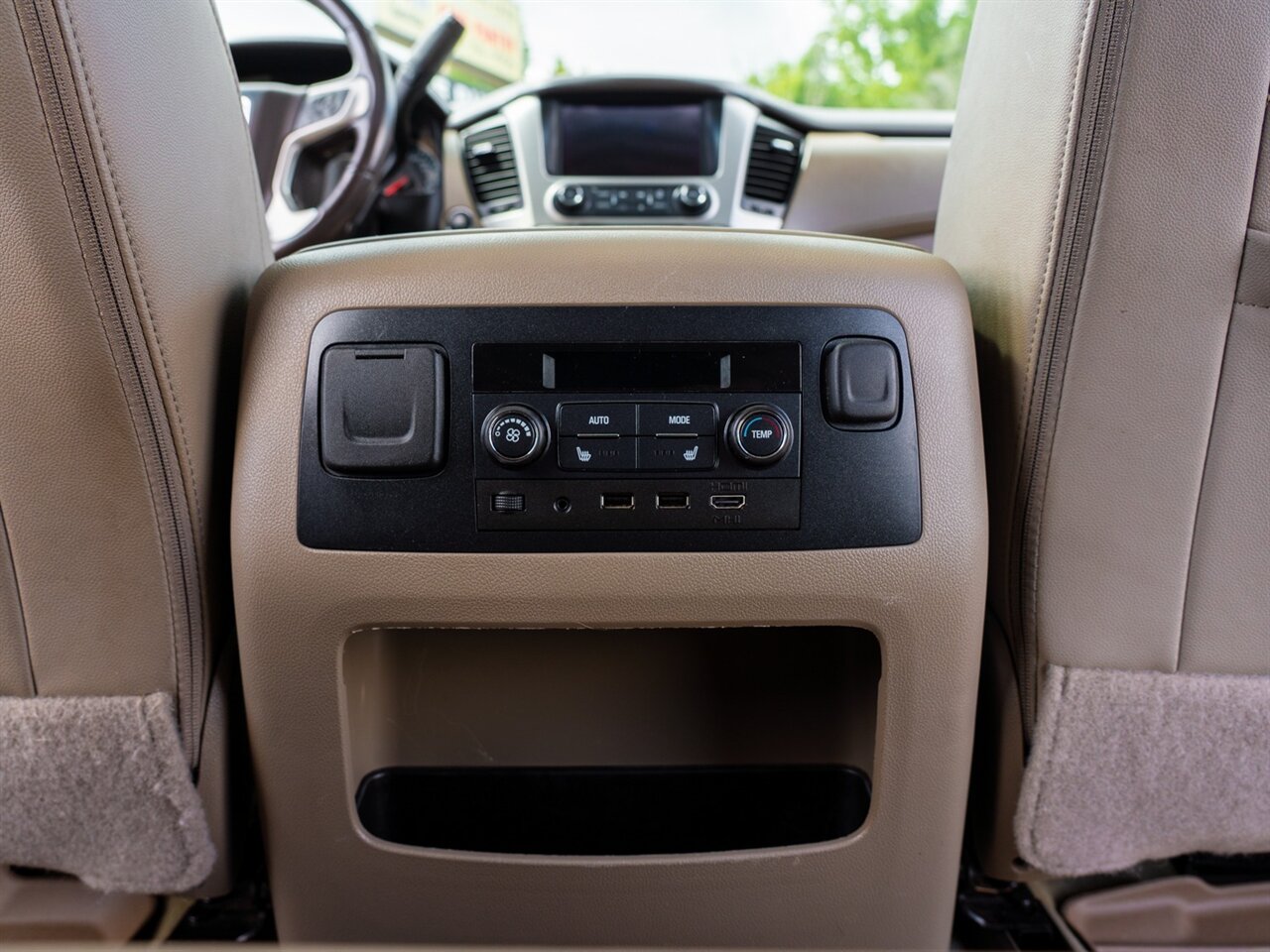 2017 Gmc Yukon SLT photo 25