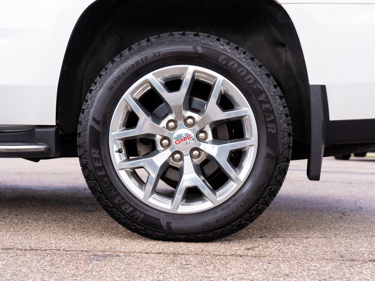 2017 Gmc Yukon SLT photo 53