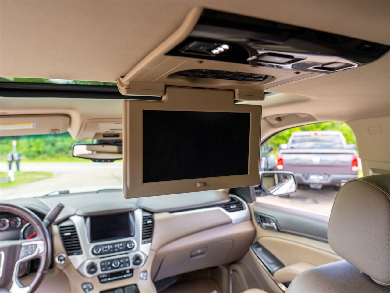 2017 Gmc Yukon SLT photo 31