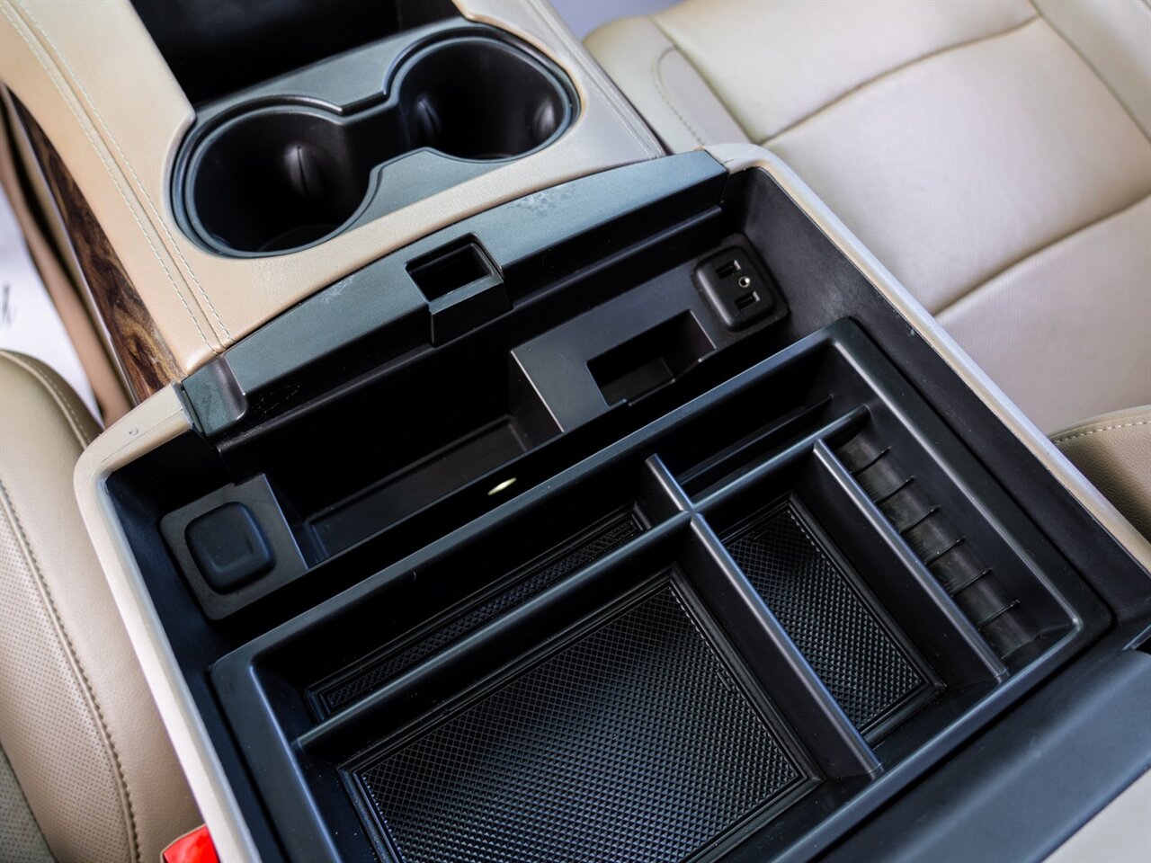 2017 Gmc Yukon SLT photo 45
