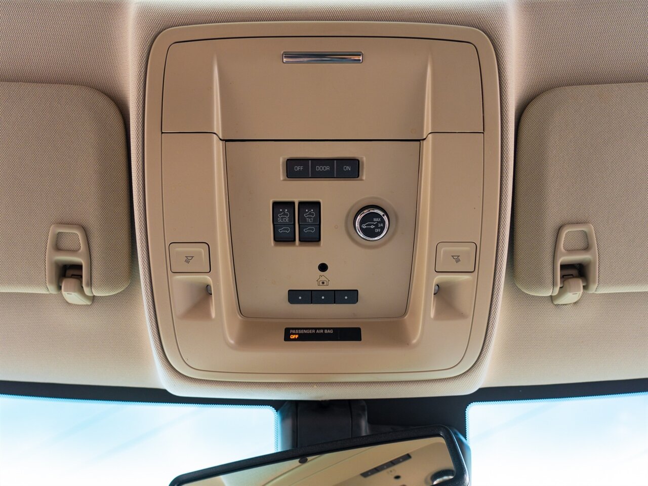 2017 Gmc Yukon SLT photo 46