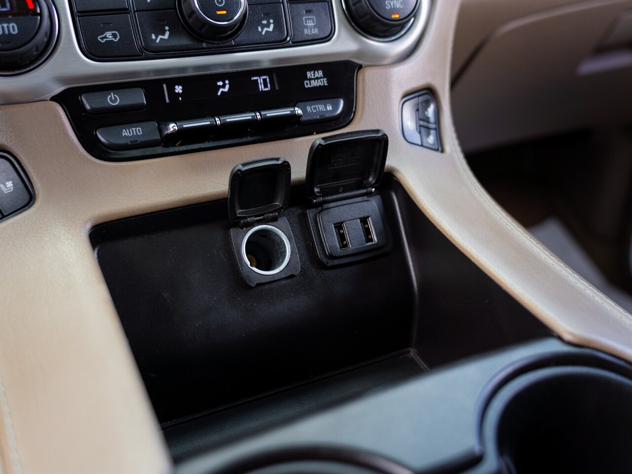 2017 Gmc Yukon SLT photo 44