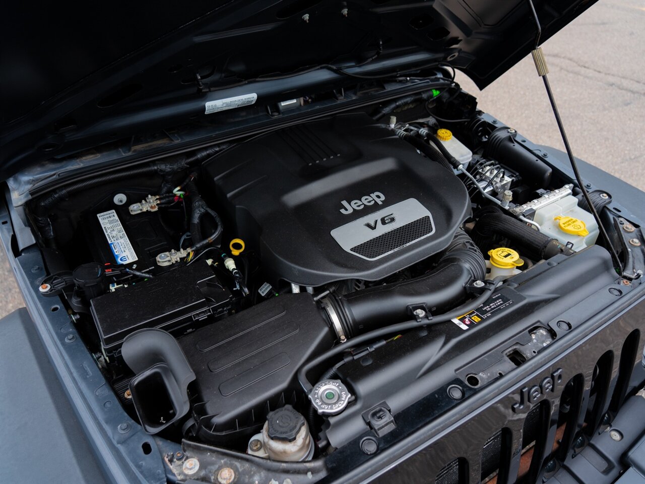 2017 Jeep Wrangler Unlimited Willys Wheeler - Photo 13 - Washington, MI 48094