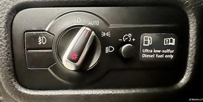 2012 Volkswagen Touareg TDI Sport   - Photo 12 - Portland, OR 97218