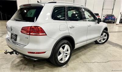 2012 Volkswagen Touareg TDI Sport   - Photo 3 - Portland, OR 97218