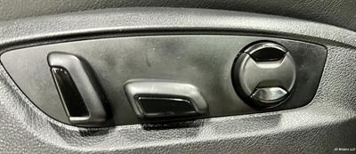 2012 Volkswagen Touareg TDI Sport   - Photo 18 - Portland, OR 97218