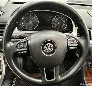 2012 Volkswagen Touareg TDI Sport   - Photo 10 - Portland, OR 97218