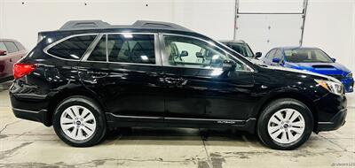 2015 Subaru Outback 2.5i Premium   - Photo 2 - Portland, OR 97218