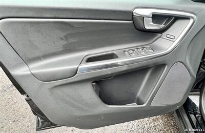 2013 Volvo XC60 T6   - Photo 9 - Portland, OR 97218