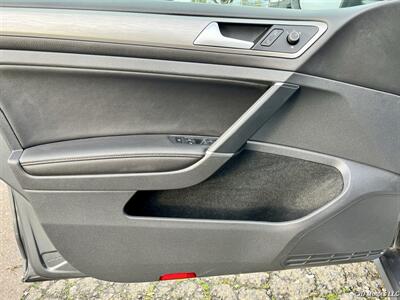 2015 Volkswagen Golf SportWagen TSI S   - Photo 10 - Portland, OR 97218