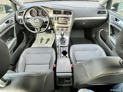 2015 Volkswagen Golf SportWagen TSI S   - Photo 11 - Portland, OR 97218