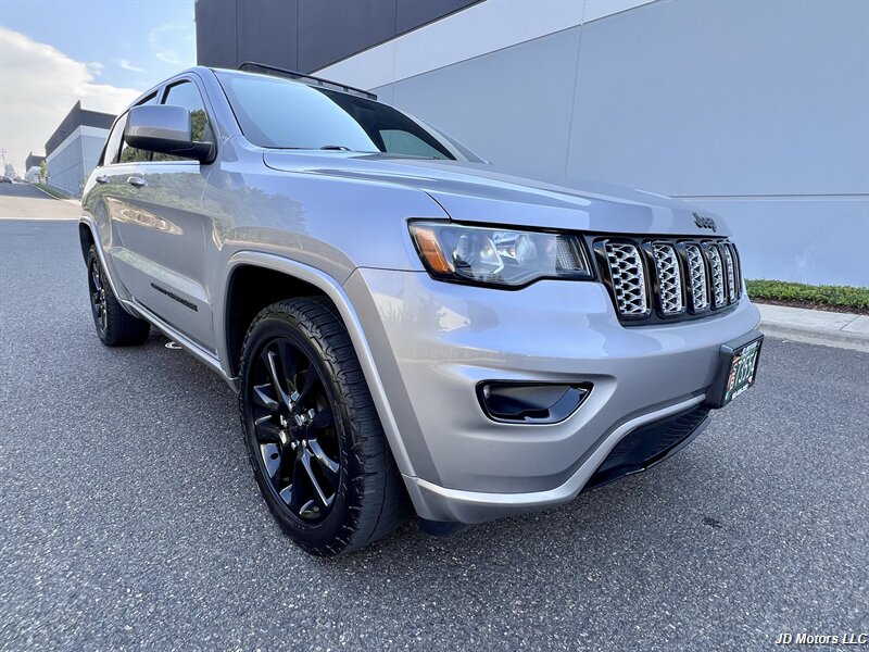 2018 Jeep Grand Cherokee Laredo   - Photo 1 - Portland, OR 97218