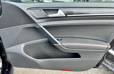 2015 Volkswagen Golf GTI S   - Photo 18 - Portland, OR 97218