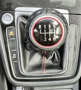 2015 Volkswagen Golf GTI S   - Photo 14 - Portland, OR 97218