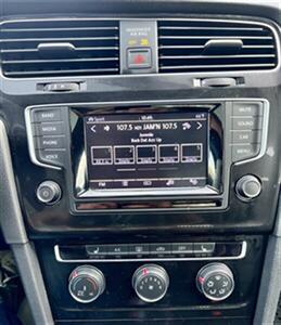 2015 Volkswagen Golf GTI S   - Photo 13 - Portland, OR 97218