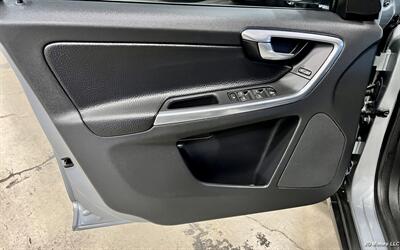 2012 Volvo XC60 T6   - Photo 10 - Portland, OR 97218