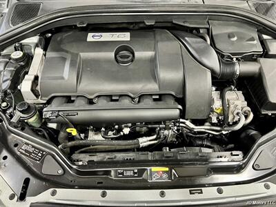 2012 Volvo XC60 T6   - Photo 9 - Portland, OR 97218