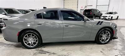 2017 Dodge Charger SXT   - Photo 2 - Portland, OR 97218