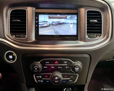 2017 Dodge Charger SXT   - Photo 13 - Portland, OR 97218