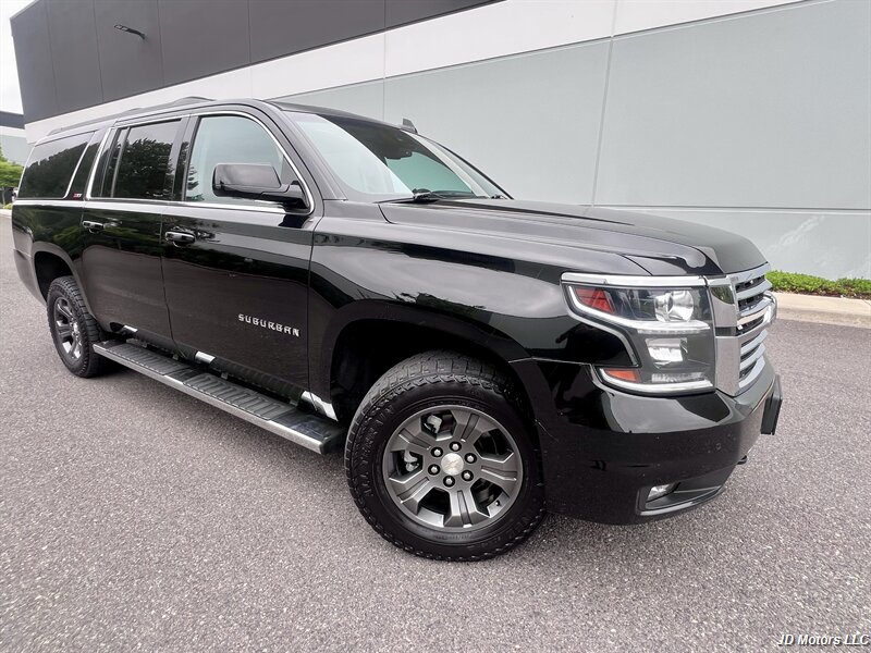2016 Chevrolet Suburban LT   - Photo 1 - Portland, OR 97218