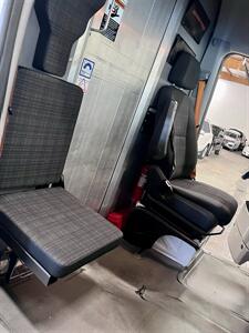 2015 Mercedes-Benz Sprinter 2500   - Photo 14 - Portland, OR 97218