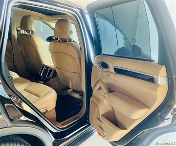 2016 Porsche Cayenne S   - Photo 23 - Portland, OR 97218