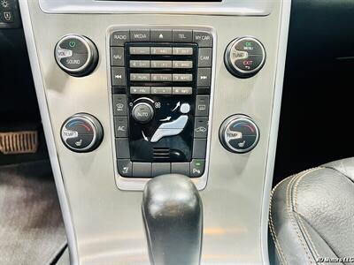 2011 Volvo XC60 T6   - Photo 32 - Portland, OR 97218