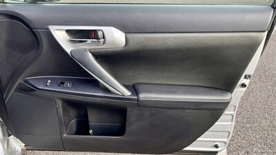 2013 Lexus CT 200h - Photo 23 - Portland, OR 97218