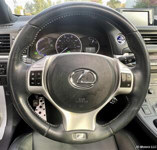 2013 Lexus CT 200h - Photo 15 - Portland, OR 97218