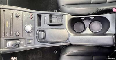 2013 Lexus CT 200h - Photo 19 - Portland, OR 97218
