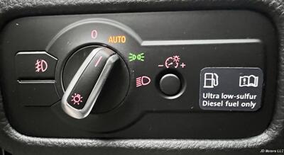 2012 Volkswagen Touareg TDI Sport - Photo 13 - Portland, OR 97218