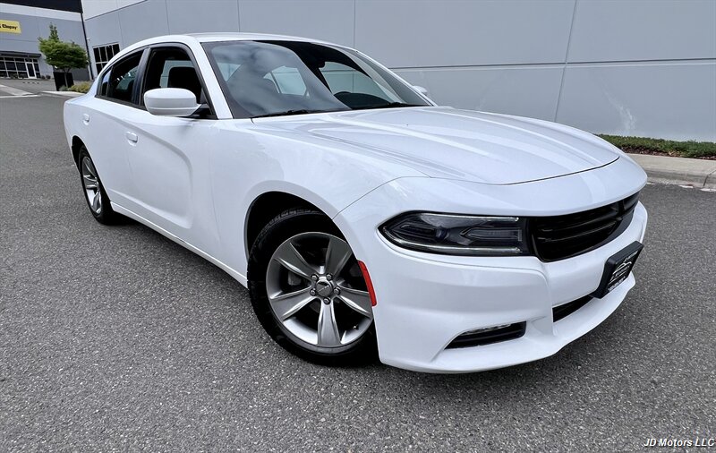 2015 Dodge Charger SXT   - Photo 1 - Portland, OR 97218