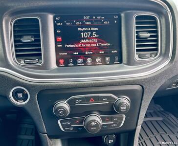 2015 Dodge Charger SXT - Photo 17 - Portland, OR 97218