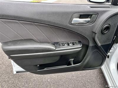 2015 Dodge Charger SXT - Photo 12 - Portland, OR 97218