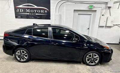 2020 Toyota Prius L Eco   - Photo 3 - Portland, OR 97206