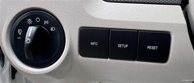 2009 Ford Escape XLT - Photo 14 - Portland, OR 97218