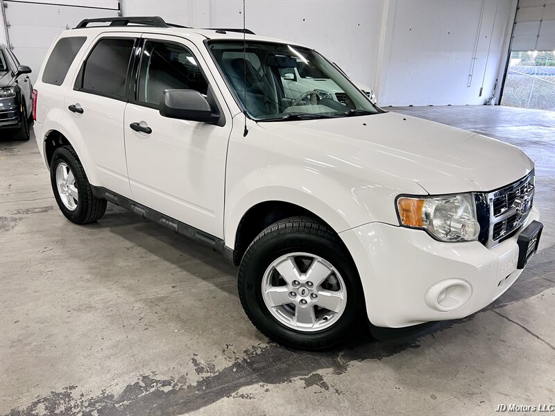 2009 Ford Escape XLT   - Photo 1 - Portland, OR 97218